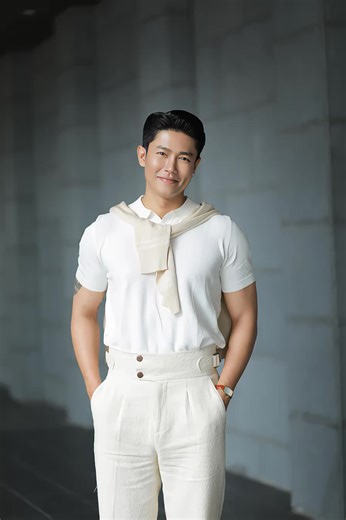 Becoming a Ghost: Creative Transformation Effect