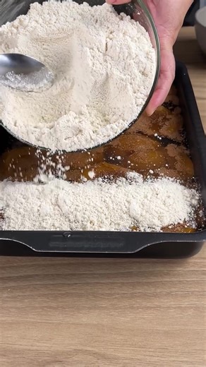 Easy baked peach pie recipe: simple homemade summer dessert | SuperYummy