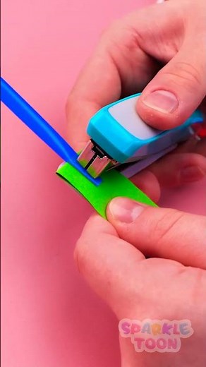 🔄 Create Your Own Flying Toy! Easy DIY Fun for Kids! ✨ #DIY #SmartKids #Kids