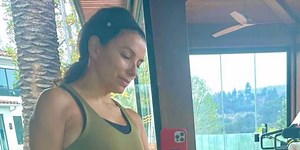 Eva Longoria Just Posted A Trampoline Workout Video And Her Abs Look Amazing