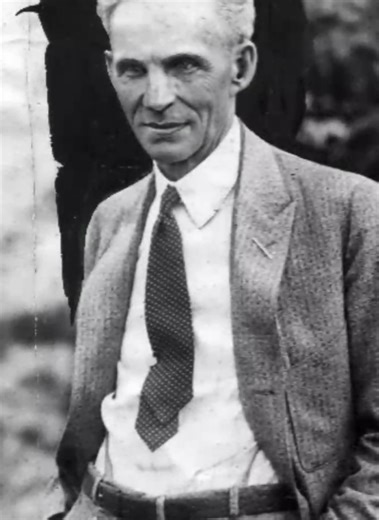 Henry Ford dan Revolusi Industri Otomotif