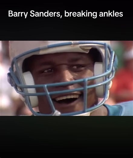 Barry Sanders, breaking ankles #fyp #goat🐐 #NFL #viral #barrysanders