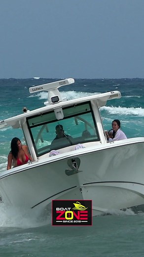 Boca Raton Vibes ➡️Follow @Boat.Zone for more original boat action videos. #BoatZone #BocaBash #BreakingNews