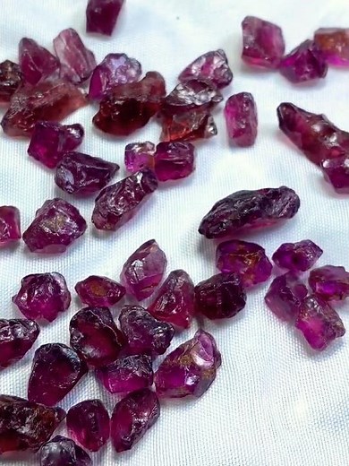 Natural Beauty of Facet Grade Rhodolite Garnet from Tanzania 🇹🇿✨