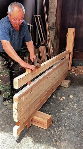 Traditional Woodworking: How to Use a Wooden Hand Plane