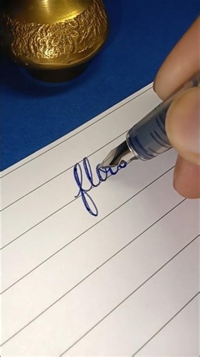 "flow" in cursive writing #shorts #handwriting#cursivewriting #calligraphy#lettering #youtubeshorts