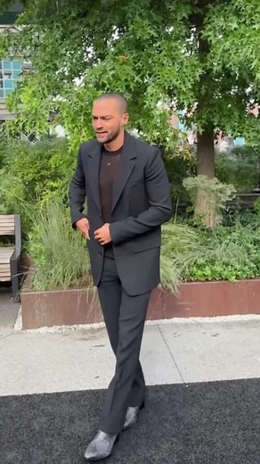 There was a Grey's Anatomy reunion at Michael Kors's spring 2024 show today. See the best moments from #NewYorkFashionWeek here: http://vogue.cm/eFfXBQi | Vogue