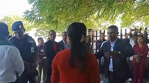 Seminariu Dessiminasaun Dekretu Lei Numeru 12, 90 no 91 konaba Licensametu atividades industriais iha Timor-Leste. Seminariu refere abertura husi Sua Exelencia Sr. Augusto Junior Trindade no reprezentante Autoridade S.E sr. Andre Lao iha salaun Hotel Lifau. | Ala Obe | Facebook