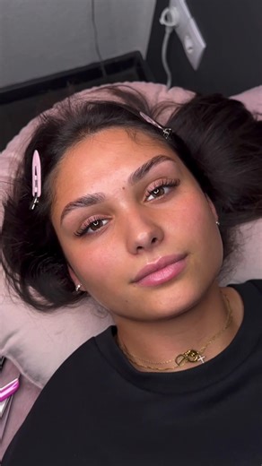 Browlifting mit Farbe für den perfekten Sommerlook