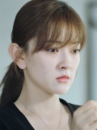 She chose to break up because her boyfriend was still entangled with his ex.#cdrama#huyitian #liangjie #fyp#meninlove #QHZYDWLAB