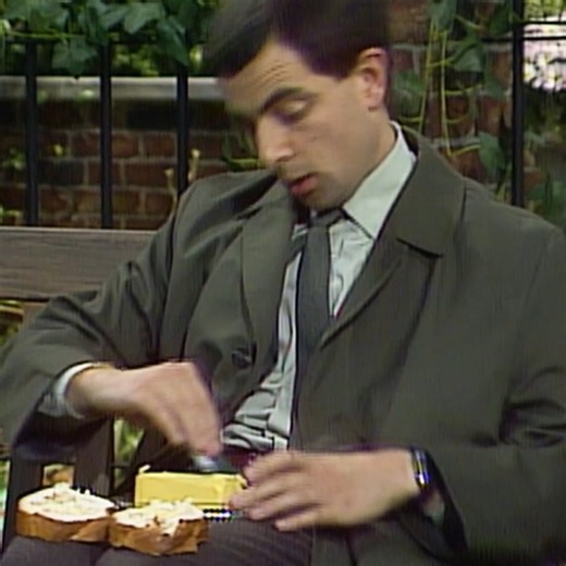 4.7M views · 67K reactions | Spreading butter the Bean way 藍 | Mr Bean | Facebook