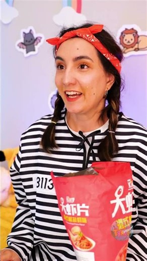 Crunch Time: Mastering the Mess-Free Chip Game! 🎉🥔