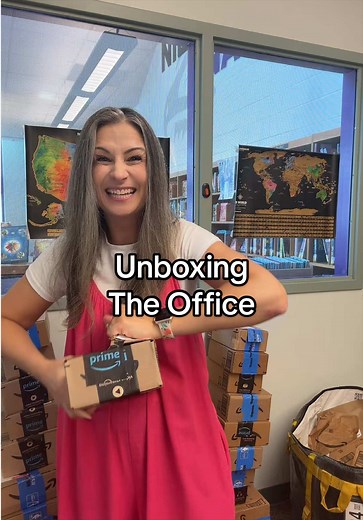 It’s impossible to keep pace with the deliveries, but I do appreciate your donations more than you know. I will keep some, I will share most. Reach out to libraries near you and let’s spread this library love far and wide 💕💕💕 #librarylove #movement #unboxing #library #books