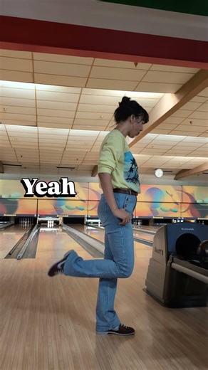 Thrifted bowling bag, striped layers, and a look that’s right up my alley. 🎳