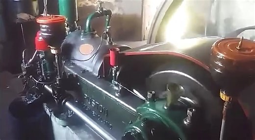 The Anson has received another video from Egypt? Another Ruston engine but this one has been modified with non standard oilers for extended running! | Anson Engine Museum