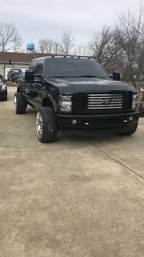 Lowered Single Turbo 6.4 Powerstroke Walk Around