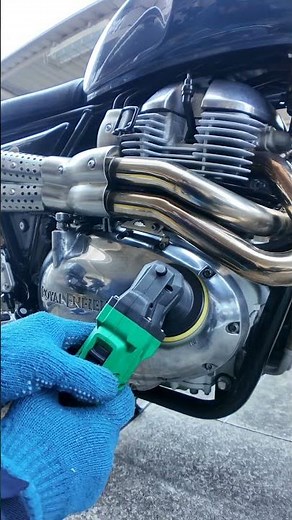 ロングツーリングを終えてエンジン周り汚れたのでクランクケースカバーまた磨きます #Royalenfield #interceptor650 #shorts