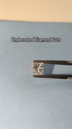 Bold, brilliant, and beautifully underrated 👑💎 The princess cut diamond is a modern classic known for its square shape, sharp corners, and brilliant faceting that delivers major sparkle. It often looks larger per carat, offers great value, and remains one of the most underrated engagement ring diamond cuts! Proof that clean lines and serious shine never go out of style. ✨ #SpenceDiamonds #engagementrings #diamondtok #shopcanadian #diamondexpert | Spence Diamonds