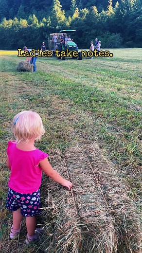Farm wife tip of the day.😉This applies to more than just hay.##hay#bales#farmfamily#farm#farmkids#hayfield#tractor#farmtip