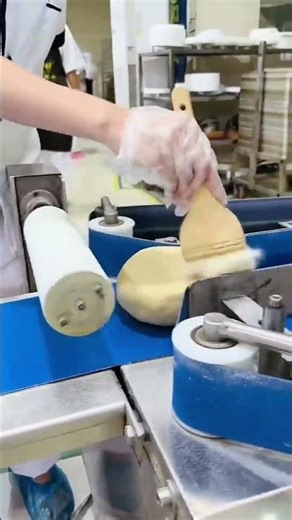 Flour Fight Fridays: Team Bonding Time#baking #chineseburger#mooncake