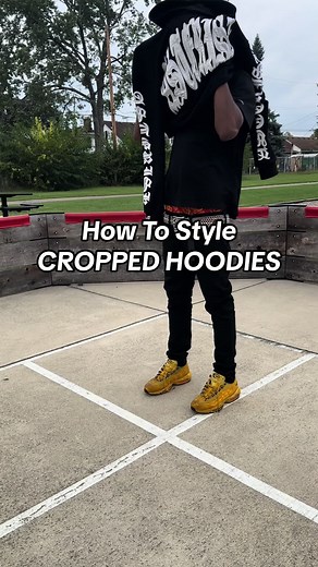 How to ACTUALLY Style Cropped Hoodies⬇️ What are some fashion tips you can give me? (Read) When you wear cropped hoodies, they flare out a bit so what you wear under the hoodie matters. A longer shirt, belt, a tank top. Be creative. •Skinny Jeans compliment the boxy fit of the cropped hoodie. Allowing big shoes like balenciaga runners, air max 97, yeezy 500, ect, to stand out through their big, attention grabbing, sillouete. (Just like the cropped hoodie) (join waitlist in bio for 10% off your s