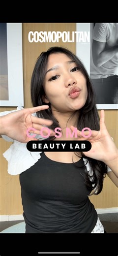 Who’s NOT obsessed with MUA Nina Park?! Ini dia tutorial dari Cosmo supaya kamu bisa punya tampilan bibir seperti Hailey Bieber! 👄💄✨ #cosmopolitan #cosmoindonesia #cosmobeautylab #ninapark #haileybieber