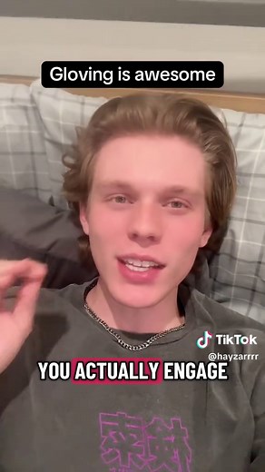 Gloving Techniques: How to Make a Puppet with Style