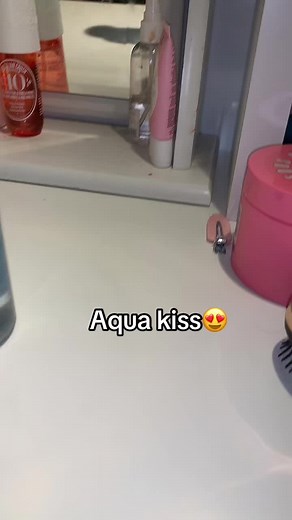Victoria's Secret Aqua Kiss Perfume Review