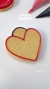 Simple details, but this ladybug cookie makes me so happy 🐞 Recipes and cookie cutters available in my link in bio #cookiedecorating #satisfying #ladybug #valentines | thelucky.cookie