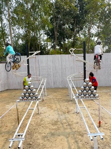 Who Will Crack Under the 17 Stages of Obstacle?