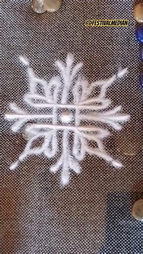 fill the colours 💕😚 #rangoli #hdrangoli #everydayrangoli #dialyrangoli #easyrangoli