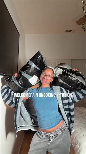 @Welcome Pain unboxing | try-on -ˋˏ✄ 📦 your next lady model ᵎ!ᵎ #welcomepain #unboxing #tryonhaul #gymwear #fashiontiktok