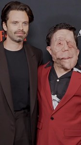 Sebastian Stan y Adam Pearson son los protagonistas de ‘A Different Man’, la próxima película de drama y suspense psicológico escrita y dirigida por Aaron Schimberg, y producida por A24, que pronto llegará a nuestros cines 🍿✨ #SebastianStan #ADifferentMan #AaronSchimberg #AdamPearson | Fotogramas