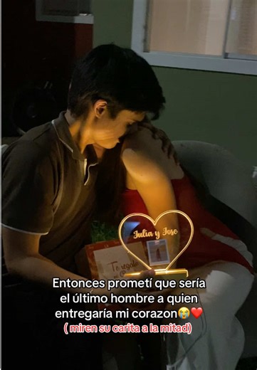 Me enamoré mañas y le regalé un corazón que dura para toda la vida 😭🥹❤️ miren su reacción hasta el final 🫶🏼💝 📌Que nadie sea espectador este 14 de febrero y sorpréndelo con un corazón led ❤️ 📌Corazón led en PERU , corazón lámpara led Detalles en piura y envíos en todo el PERU vía shalom 😻💝 #viral #sanvalentin #detallesenpiura #viral #detallesperu