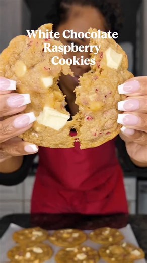 Naajma Shanel on Instagram: "White chocolate raspberry cookies 🍪 😋 Comment COOKIES for the written recipe ❤️ #cookingwithdimples #easyrecipe #cookies #foodie"