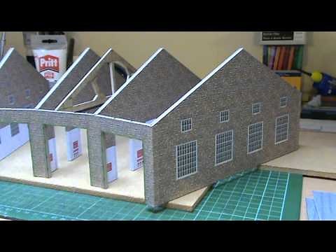 Wordsworth Model Railway 92 - Building a Card Roundhouse Kit.
