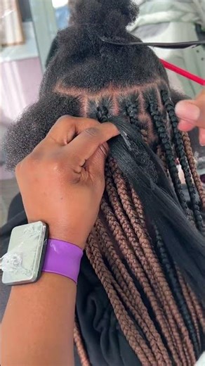 Traditional box braids tutorial 💕 #braidtok #BraidWithMe #KnotlessBraids #bohobraids #braids