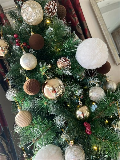 🎄 Looking to get settled before Christmas? Your perfect lodge at Yorkshire Dales Country & Leisure Park is ready and available now! If you’ve been hoping to take ownership before the holidays, this is your chance. Cozy, welcoming, and fully prepared for you to make it your own just in time for the festive season. ✨ 📦 Ownership-ready 🏡 Beautiful location in the heart of the Yorkshire Dales 🎅 Perfect for a Christmas-time fresh start Send me a message for details, or call 07546 690265 to book a