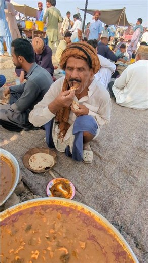 Pakistani Poor People's eat this street food | SiriPaye Ojri Chiken Pulao #pakistanstreetfood