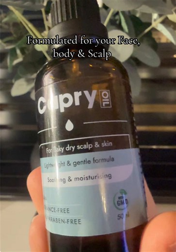 Caprylic Acid Oil for Flaky and Dry Skin