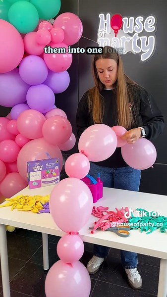 Easy Ceiling Decor with Balloons: Quick and Creative Tips