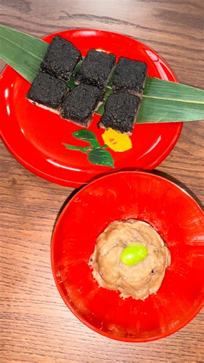 ガレッジセールの英雄会議【QAB公式】 on Instagram: "収録協力店「比嘉邸 -琉球のうとぅいむち- @higatei2025 」さん お店のイチオシ ・ミヌダル ・ドゥルワカシー もちろんau PAYも使えます！ #ガレッジセール #英雄会議 #au #琉球朝日放送 #QAB #沖縄グルメ"