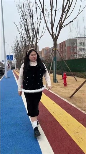 Plus-Size Celebrities: From Screen to Reality! PlusSizeStyle FashionTransformations