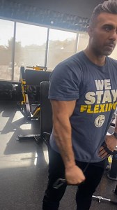 Victor Martinez and Crew train triceps #armworkout #bodybuilding #fitness | Generation Iron