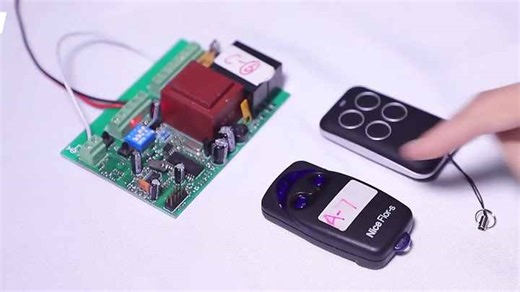 YET2130 Copy Code Universal Remote Control Fixed Code and Rolling Code Multi Frequency 280 to 868mhz Remote Control Duplicator