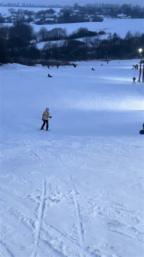 Відео користувача ЛЬОШКА (@oleksiy_88) з композицією «Tiny Snowflakes - NICO Rec»