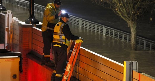 Mount Vernon floodwall holding as record crest passes