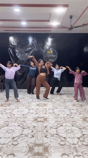 DANCING HEART STUDIO on Instagram: "Hungama Ho Gaya #dance #reels #explore #trending #dancechoreography #new"