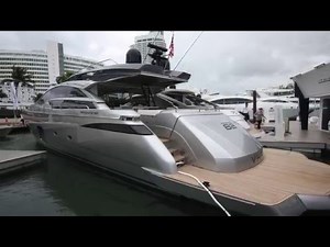 Luxury Motor yacht - The Pershing 82 VHP
