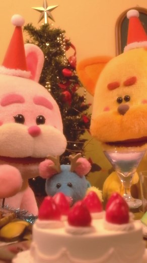 🎁Merry Christmas!🎁 #スタジオノーヴァ #パペット #人形劇 #人形操演 #操演 #レンタルパペット #レンタル人形 #造形 #puppet #puppetmaker #puppeteer #puppeteering #puppetbuilding #puppetshow #パペ猫 #猫 #cat #パペうさ #うさぎ #rabbit #たびねず #ねずみ #rat #クリスマス #xmas #サンタ #パーティー #クリスマスパーティー #party #xmasparty #wewishyouamerrychristmas #雪 #snow #cake #ケーキ